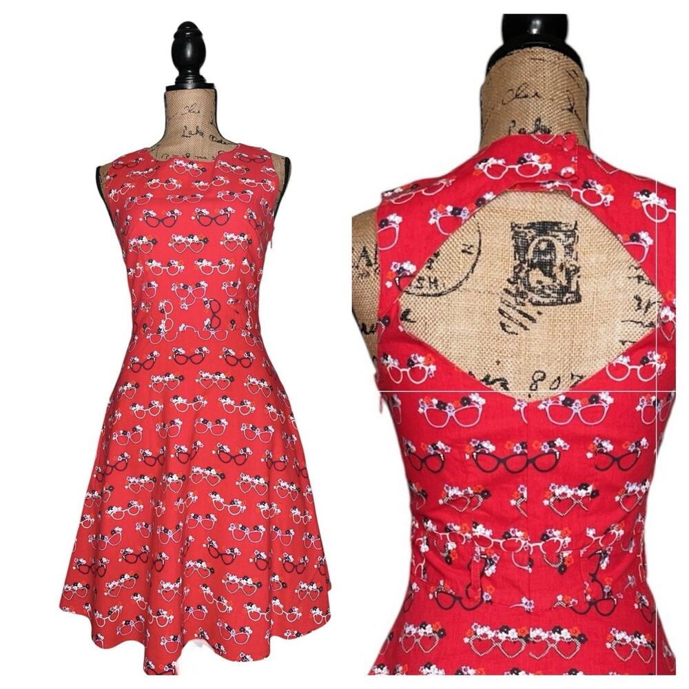 YUMI RED EYEGLASS FLORAL PRINT OPEN BACK ALINE DRESS SIZE 00 / XXS